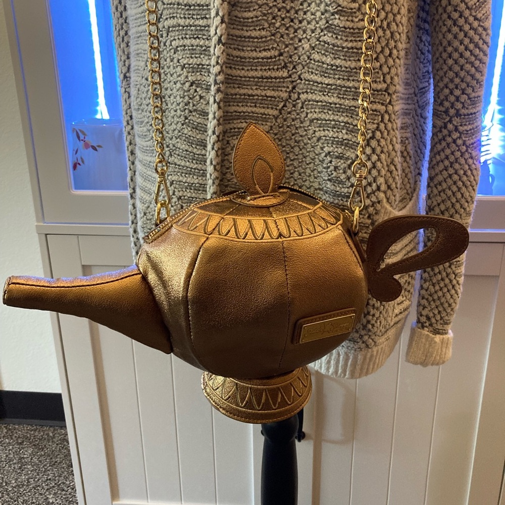 Loungefly Stitch Shoppe Aladdin Gold Purse
